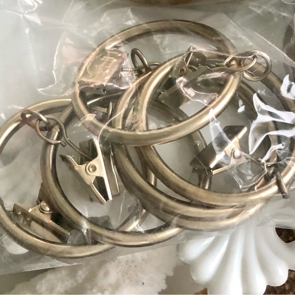Lot 45) Drapery Curtain Rod Rings + Clips - Picture 2 of 6